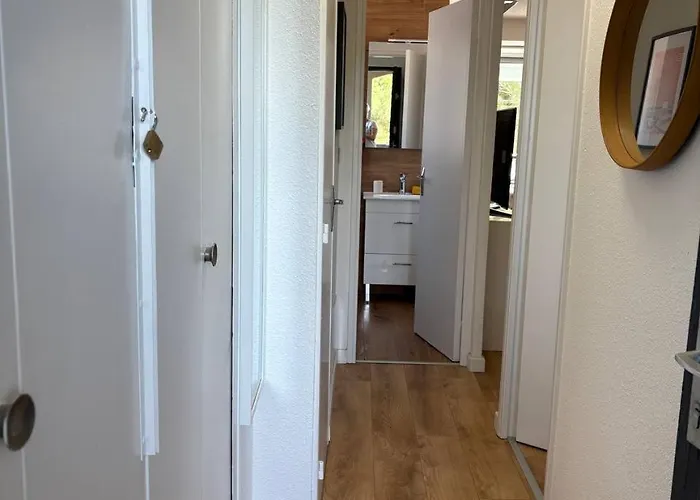 Le Zephyr Груиссан